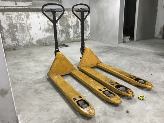 ขายรถยกลาก Jungheinrich รองรับน้ำหนัก 2,200Kg. Made in Germany สภาพสวยมาก ไม่มีรั่วซึม พร้อมใช้งาน มี 2ตัว ราคาตัวละ 4,800 บาท