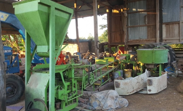 ขาย เครื่องอัดอิฐบล็อก ครบชุด เอาไปติดตั้งใช้งานได้เลยครับ