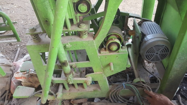 ขาย เครื่องอัดอิฐบล็อก ครบชุด เอาไปติดตั้งใช้งานได้เลยครับ