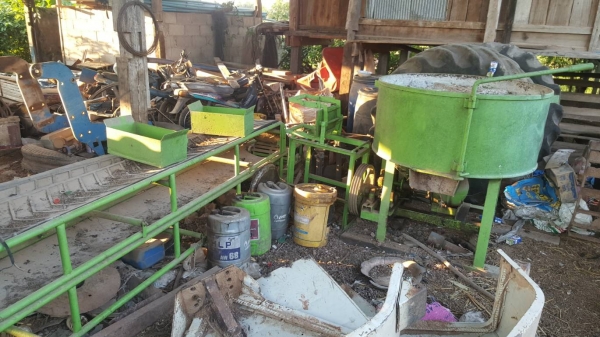 ขาย เครื่องอัดอิฐบล็อก ครบชุด เอาไปติดตั้งใช้งานได้เลยครับ