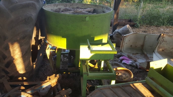 ขาย เครื่องอัดอิฐบล็อก ครบชุด เอาไปติดตั้งใช้งานได้เลยครับ