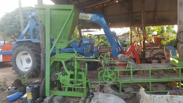 ขาย เครื่องอัดอิฐบล็อก ครบชุด เอาไปติดตั้งใช้งานได้เลยครับ