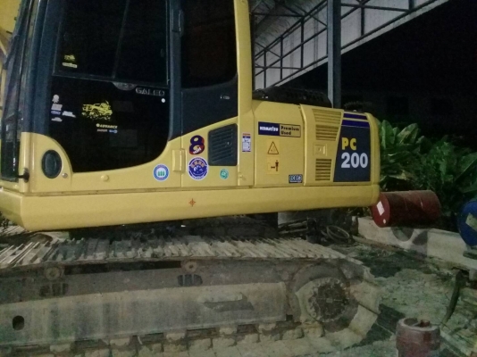 รถแม็คโคร โคมัตสุ 200 รุ่น 8 เวลาทำงาน 12,000 ชม. พร้อมเล่มทะเบียน