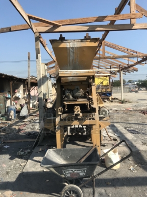 ขายด่วน เครื่องทำอิฐบล๊อค พร้อมโม่ สายพานลำเลียง ขาย 170000 บาท