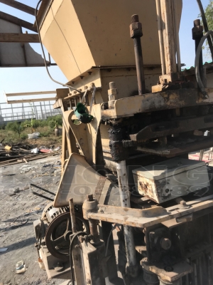 ขายด่วน เครื่องทำอิฐบล๊อค พร้อมโม่ สายพานลำเลียง ขาย 170000 บาท