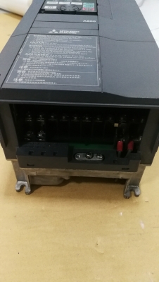 INVERTER มิตซู5แรง380vรุ่น A800 3เฟส 3สาย ออก3เฟส3สาย ช่วยไฟไม่กระซาก