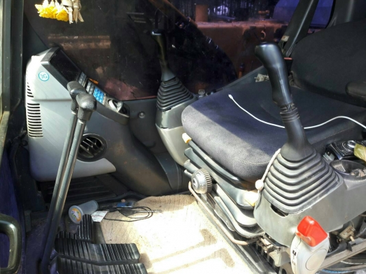 มี VDO ให้ชม.รถแบคโฮ KOMATSU PC160-8 เอกสารชุดจดทะเบียน ไมล์ 13000 ชม.ราคา 880000