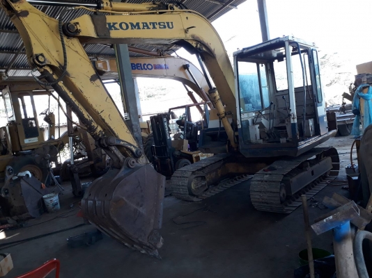 ขายด่วนรถแบคโฮKOMATSU=PC=60=5 ปี55 จัดไฟแน้นได้