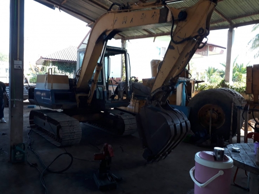 ขายด่วนรถแบคโฮKOMATSU=PC=60=5 ปี55 จัดไฟแน้นได้