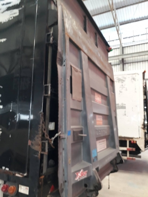 ต้องการขายลิฟท้าย ZEPRO  สำหรับใส่กับรถ 6 ล้อ สภาพสวยพร้อมใช้ (ไม่รวมติดตั้ง)  สนใจ ติดต่อ   089-2050655 , 084-5391041