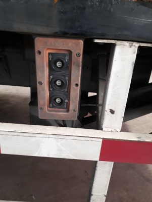 ต้องการขายลิฟท้าย ZEPRO  สำหรับใส่กับรถ 6 ล้อ สภาพสวยพร้อมใช้ (ไม่รวมติดตั้ง)  สนใจ ติดต่อ   089-2050655 , 084-5391041