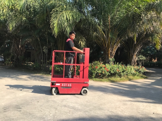 ขายรถกระเช้า AICHI ไฟฟ้า สูง3เมตร รับน้ำหนักได้200โล สวยเดิมจากญี่ปุ่นยังไม่เคยใช้ในไทย 39,000เท่านั้น