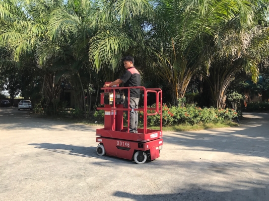 ขายรถกระเช้า AICHI ไฟฟ้า สูง3เมตร รับน้ำหนักได้200โล สวยเดิมจากญี่ปุ่นยังไม่เคยใช้ในไทย 39,000เท่านั้น