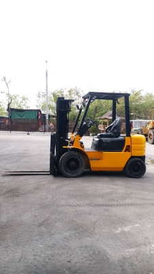 ขายรถโฟร์คลิฟท์ดีเซล 2.5ตัน เสา4 เมตร