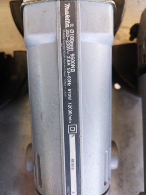 ขายหินเจียร 4 นิ้ว มืิอ2 สภาพเดิม ยี่ห้อ MAKITA.รุ่น 9500NB(Made in Japan)