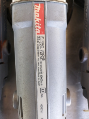 ขายหินเจียร 4 นิ้ว มืิอ2 สภาพเดิม ยี่ห้อ MAKITA.รุ่น 9500NB(Made in Japan)