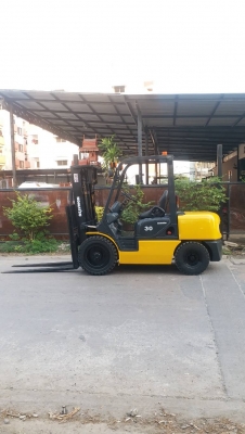 ขายรถยกโฟร์คลิฟท์ดีเซล 3 ตัน เสาสูง4.50 เมตร ( เข้าตู้)