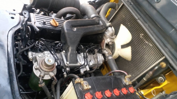 ขายรถยกโฟร์คลิฟท์ดีเซล 3 ตัน เสาสูง4.50 เมตร ( เข้าตู้)