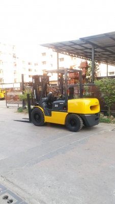 ขายรถยกโฟร์คลิฟท์ดีเซล 3 ตัน เสาสูง4.50 เมตร ( เข้าตู้)