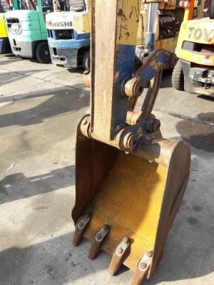 ขายรถขุดKomatsu PC30-6 เครื่องยนต์3D84 เครื่องโคมัสสุ 3 สูบ คอนโทรลลูกหมาก ปั้มเฟือง ใบมีด แทรคยาง รถเดิมๆเก่านอก (มีเอกสาร)