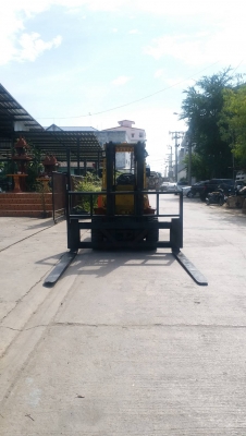 ขายรถยกโฟร์คลิฟท์ TOYOTA3.5 ตัน ดีเซล (ยกตู้คอนเทนเนอร์)