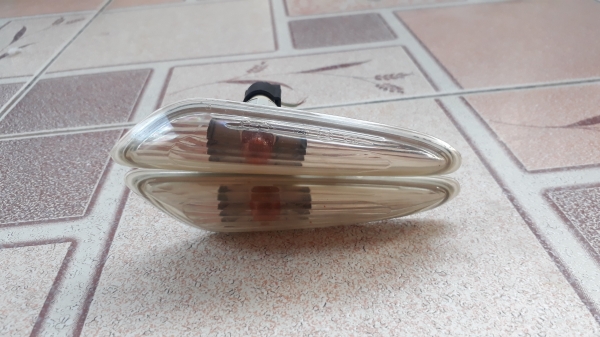 ไฟเลี้ยวแก้ม สีขาว BMW 3 SERIES E46 1998-2005 แท้