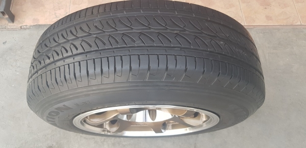 ขายล้อมือ2 RG2 ขอบ15 6รู139 กว้าง8 ยาง205/70/15  4 ล้อ