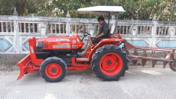 ขายL3408DTสภาพสวยๆพร้อมอุปกร 3ชิ้นดันหน้า+ผานช้าง+โรตารี่ เล่มมะเบียนพร้อมโอน ขายL3408DTสภาพสวยๆพร้อมอุปกร 3ชิ้นดันหน้า+ผานช้าง+โรตารี่ เล่มมะเบียนพร้อมโอน