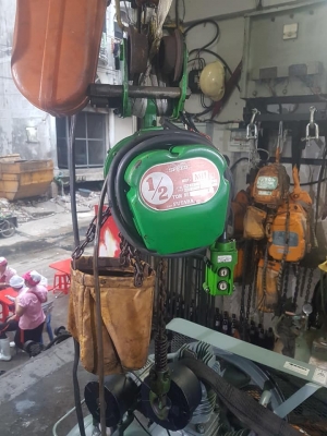 **ขายถูกๆ รอกไฟฟ้ามือสอง 500กก.(เก่านอก-แห้งๆญี่ปุ่น)** FUTABA 1/2ton พร้อมตัวสไลด์ราง ทดสอบเรียบร้อย ทุกระบบทำงานได้ดีมาก พร้อมใช้งานครับ