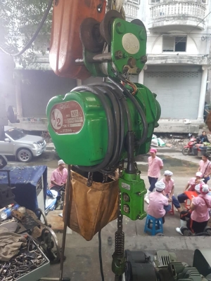 **ขายถูกๆ รอกไฟฟ้ามือสอง 500กก.(เก่านอก-แห้งๆญี่ปุ่น)** FUTABA 1/2ton พร้อมตัวสไลด์ราง ทดสอบเรียบร้อย ทุกระบบทำงานได้ดีมาก พร้อมใช้งานครับ