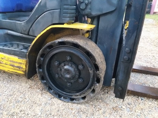 ขายรถยก KOMATSU FG20-15 เครื่องเบนซิน เกียร์ออโต้ ยกได้2ตัน เสา3เมตร ยางตันหน้า-หลัง ติดต่อ 098-7962549