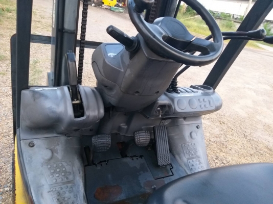 ขายรถยก KOMATSU FG20-15 เครื่องเบนซิน เกียร์ออโต้ ยกได้2ตัน เสา3เมตร ยางตันหน้า-หลัง ติดต่อ 098-7962549