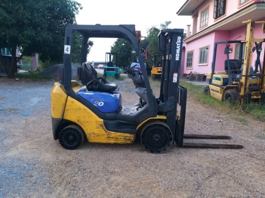 ขายรถยก KOMATSU FG20-15 เครื่องเบนซิน เกียร์ออโต้ ยกได้2ตัน เสา3เมตร ยางตันหน้า-หลัง ติดต่อ 098-7962549