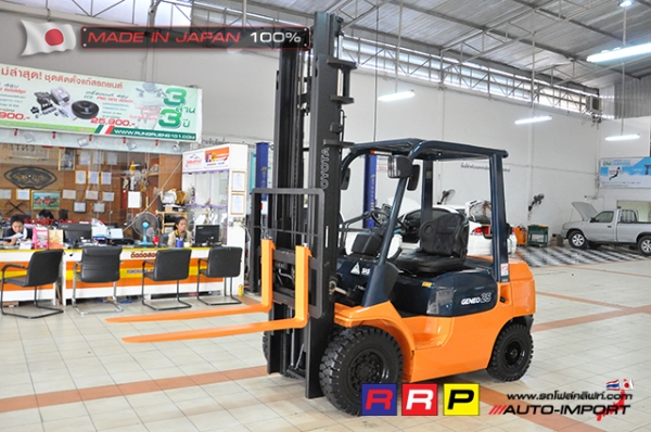 ขายรถโฟล์คลิฟท์มือสอง TOYOTA รุ่น 7FD25-25345 นำเข้าจากประเทศญี่ปุ่น 100\% ไม่เคยใช้งานในไทย