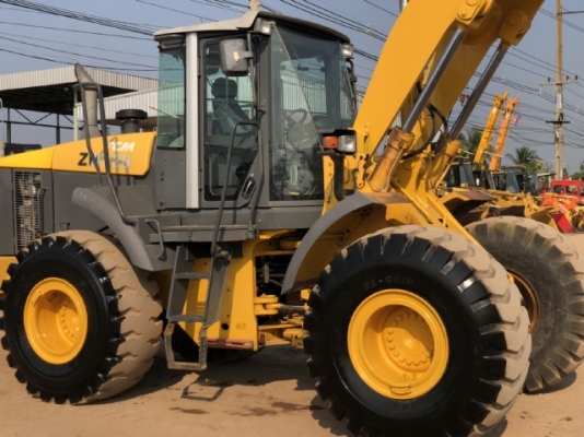 ขายรถตักล้อยาง HITACHI ZW220 (เทียบเท่า WA380-6) นำเข้าเองจากญี่ปุ่น สภาพสวยพร้อมใช้ มีVDOการทำงานครับ