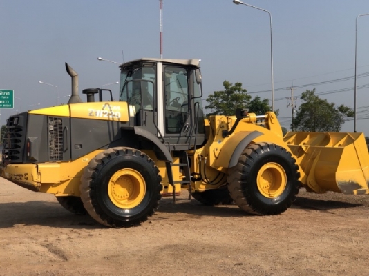 ขายรถตักล้อยาง HITACHI ZW220 (เทียบเท่า WA380-6) นำเข้าเองจากญี่ปุ่น สภาพสวยพร้อมใช้ มีVDOการทำงานครับ