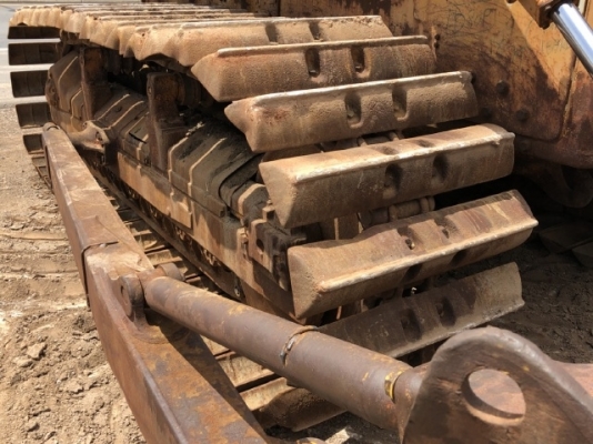 ขายรถดันดิน KOMATSU D80P-12 (D8) นำเข้าเองจากญี่ปุ่น สภาพสวยพร้อมใช้ มีVDOการทำงานครับ
