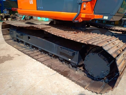 ขายจ้า..HITACHI ZX135US. เก่านอกแท้  สภาพสวย  แทรคใหญ่ใบ 70  มีลายแย๊ก  ลองระบบกันได้ทุกวัน โทร 089-3818694 จ๊อย