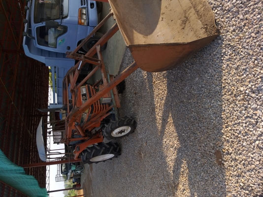 ขายL 1  24 แรง 4&times;4 พร้อมตัก ยกใด้สูง  3 เมตรกว่า