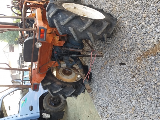 ขายL 1  24 แรง 4&times;4 พร้อมตัก ยกใด้สูง  3 เมตรกว่า