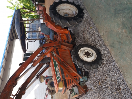 ขายL 1  24 แรง 4&times;4 พร้อมตัก ยกใด้สูง  3 เมตรกว่า