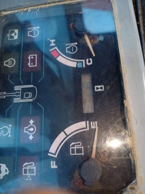 ขายจ้า..KOBELCO SK60-3 มาร์คไฟว์  ซุปเปอร์  เก่าใน สภาพสภาพดี ใช้งานมา 5,xxx ชั่วโมง  มีลายแย๊ก พร้อมผานดัน  เอกสารอินวอย โทร 089-3818694  จ๊อย