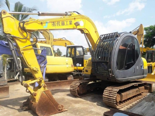 ขายจ้า..KOBELCO SK60-3 มาร์คไฟว์  ซุปเปอร์  เก่าใน สภาพสภาพดี ใช้งานมา 5,xxx ชั่วโมง  มีลายแย๊ก พร้อมผานดัน  เอกสารอินวอย โทร 089-3818694  จ๊อย