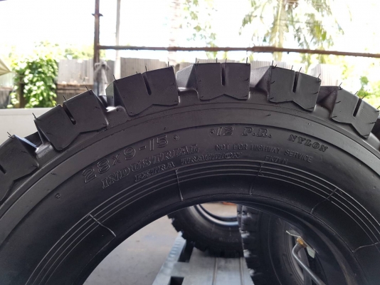 ขายยางลมรถยกโฟล์คลิฟท์ขนาด 28&times;9-15