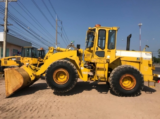 ขายรถตักล้อยาง CAT 950F มีใบมีดดัน นำเข้าเองจากญี่ปุ่น สภาพสวยพร้อมใช้ มีVDOการทำงานครับ