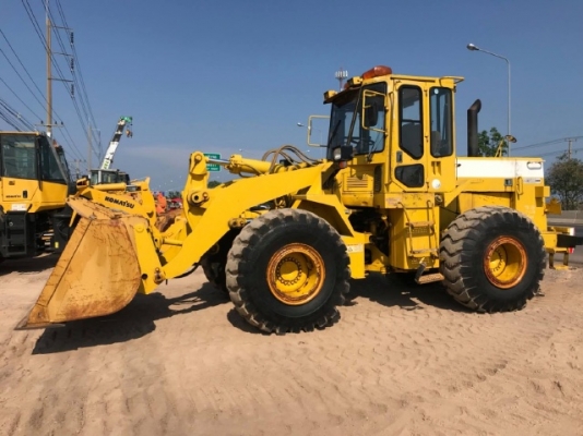 ขายรถตักล้อยาง CAT 950F มีใบมีดดัน นำเข้าเองจากญี่ปุ่น สภาพสวยพร้อมใช้ มีVDOการทำงานครับ