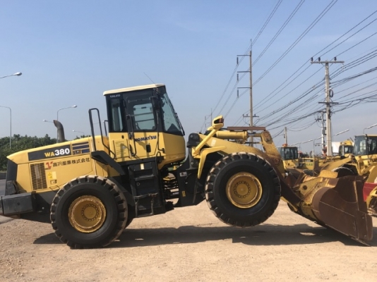 ขายรถตักล้อยาง KOMATSU WA380-5 นำเข้าเองจากญี่ปุ่น สภาพสวยพร้อมใช้ มีVDOการทำงานครับ