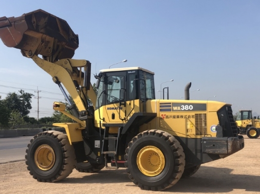 ขายรถตักล้อยาง KOMATSU WA380-5 นำเข้าเองจากญี่ปุ่น สภาพสวยพร้อมใช้ มีVDOการทำงานครับ