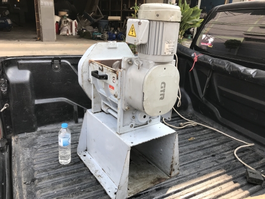 ขายเครื่องโม่-บด พลาสติก ขนาดเล็ก Harmo พร้อมชุดมอเตอร์เกียร์ GTR 1HP. 220V 3สาย made in Japan สภาพสวย แท่นแข็งแรง พร้อมใช้งาน ขายเครื่องโม่-บด พลาสติก ขนาดเล็ก Harmo พร้อมชุดมอเตอร์เกียร์ GTR 1HP. 220V 3สาย made in Japan สภาพสวย แท่นแข็งแรง พร้อมใช้งาน