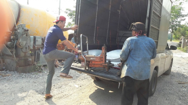 แจ้งลูกค้าระยองครับ tractor-backhoe จัดส่ง โครงเครื่องตบดิน แบบตบกระโดด ไปกับรถขนส่งให้แล้วนะครับ ขอบคุณมากครับ